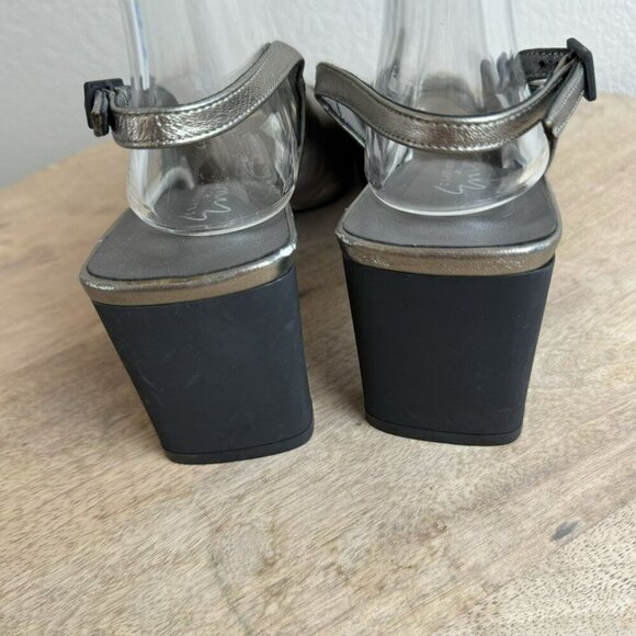 Classiques entier Womens Metallic Slingback‎ Heels Size 8 EUC - Picture 7 of 11